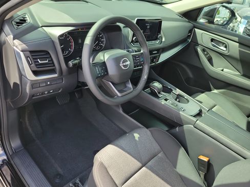 Certified 2026 Nissan Rogue SV FWD image 19