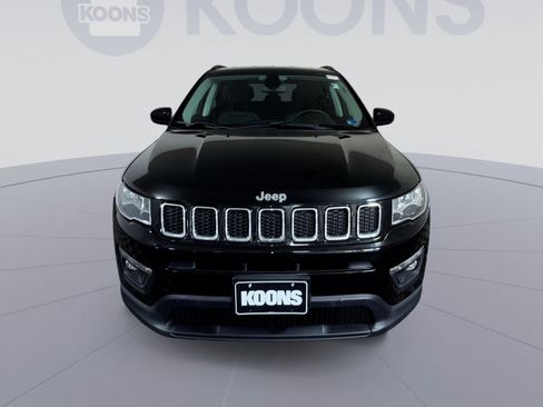Used 2020 Jeep Compass Latitude w/ Cold Weather Group AWD/4WD image 11