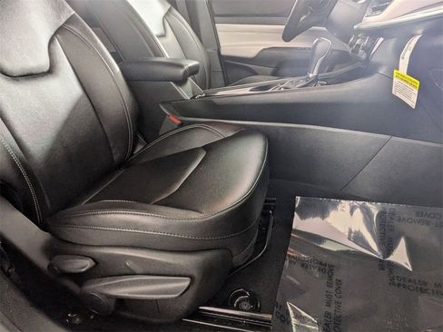 Certified 2025 Jeep Compass Limited image 30