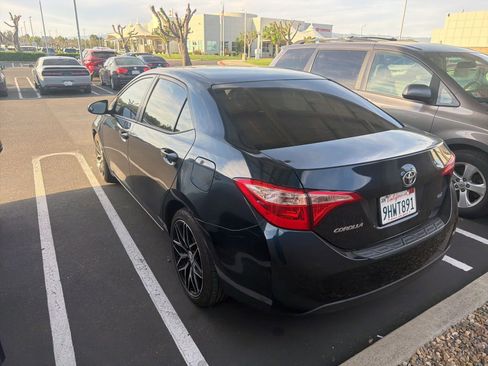 Used 2018 Toyota Corolla LE w/ Carpet Mat Package (TMS) image 4