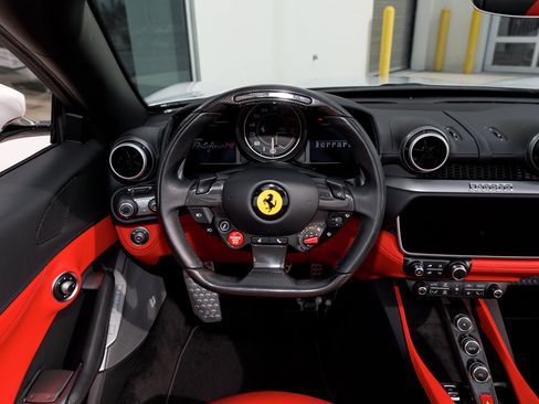 Used 2023 Ferrari Portofino M RWD image 30