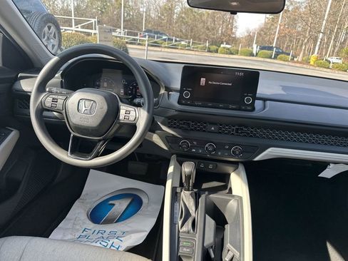 Certified 2025 Honda Accord LX image 18