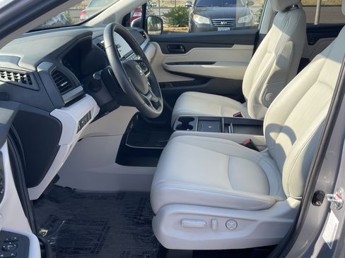 Used 2025 Honda Odyssey EX-L image 11