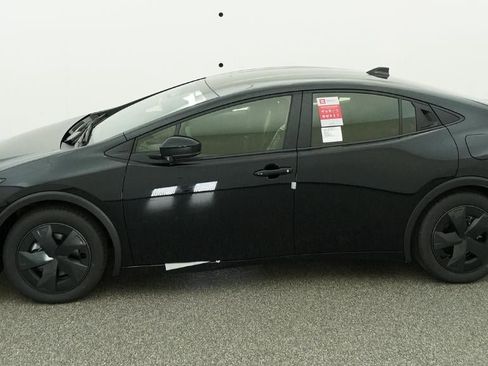 New 2026 Toyota Prius Plug-In Hybrid FWD image 3