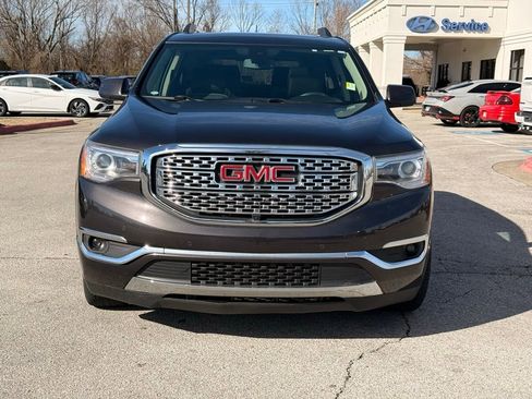 Used 2017 GMC Acadia Denali w/ Technology Package image 2
