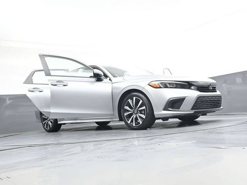 Used 2024 Honda Civic EX image 42