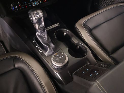 Used 2025 Ford Bronco Outer Banks AWD/4WD image 9