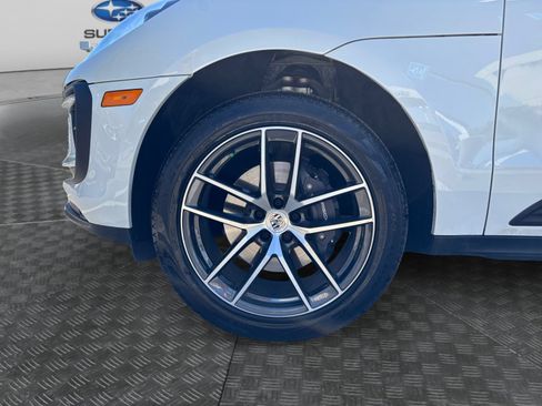 Used 2026 Porsche Macan AWD/4WD image 9