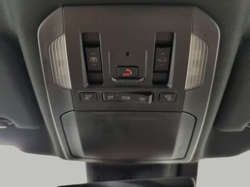 Used 2026 Toyota Highlander Platinum AWD/4WD image 18