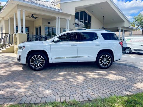 Used 2021 GMC Acadia Denali w/ Denali Technology Package image 2