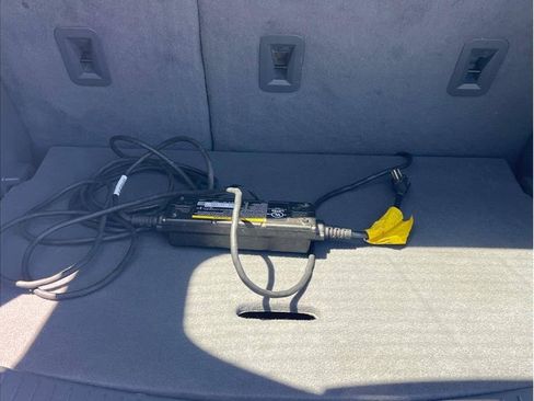Used 2018 Chevrolet Bolt Premier w/ Driver Confidence II Package FWD image 22