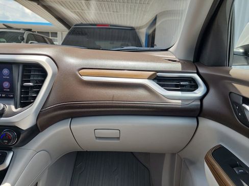 Used 2022 GMC Acadia SLE FWD image 21