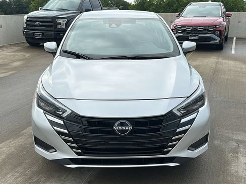 Used 2025 Nissan Versa SV FWD image 7