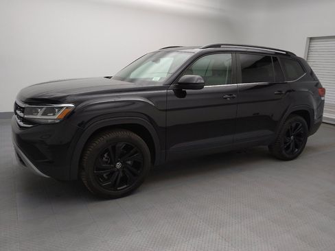 Used 2022 Volkswagen Atlas SE w/ Panoramic Sunroof Package image 2