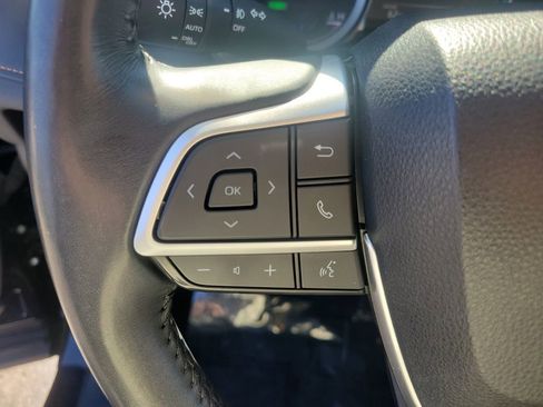 Used 2023 Toyota Highlander Bronze Edition image 31