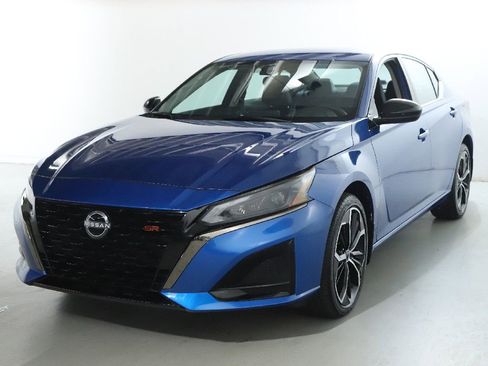 Certified 2025 Nissan Altima 2.5 SR AWD/4WD image 4