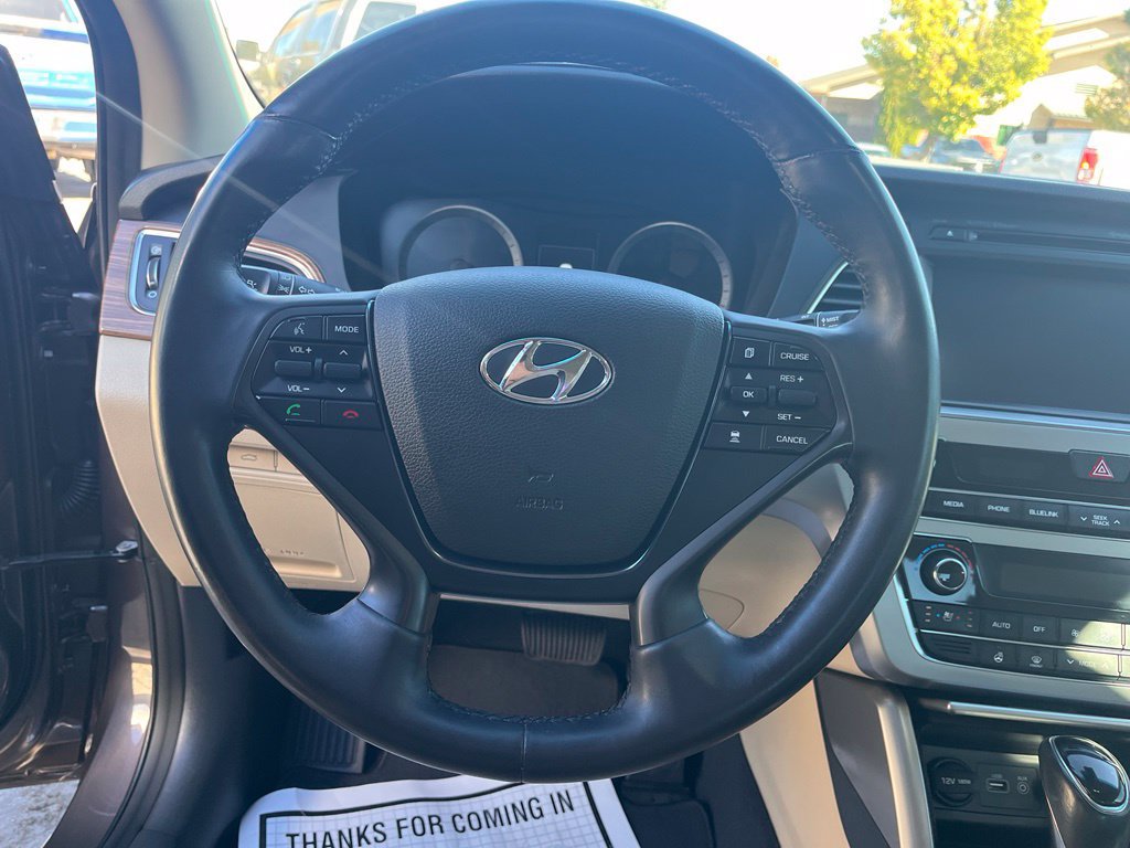 Used 2015 Hyundai Sonata Limited w/ Option Group 06 FWD image 15