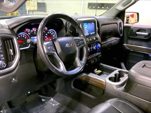 Used 2021 Chevrolet Silverado 1500 LT Trail Boss w/ Convenience Package II AWD/4WD image 18