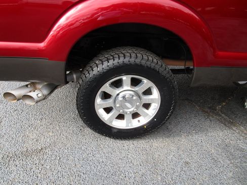 Used 2015 Ford F250 Lariat w/ Lariat Ultimate Package image 27