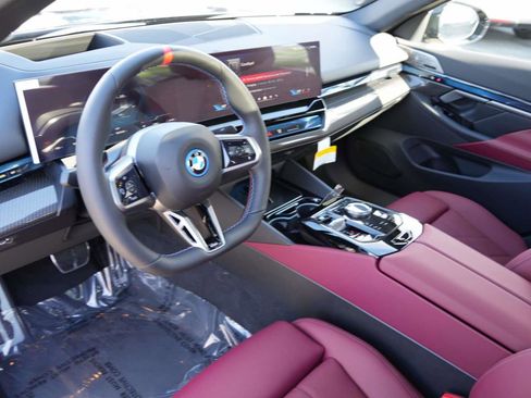 New 2025 BMW i5 M60 w/ Premium Package image 15