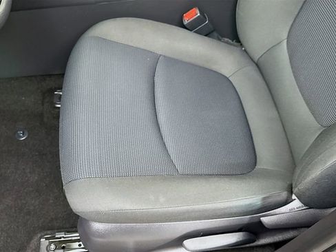 Used 2021 Toyota RAV4 LE image 18