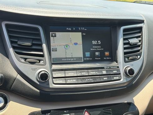 Used 2016 Hyundai Tucson Limited w/ Option Group 03 FWD image 16