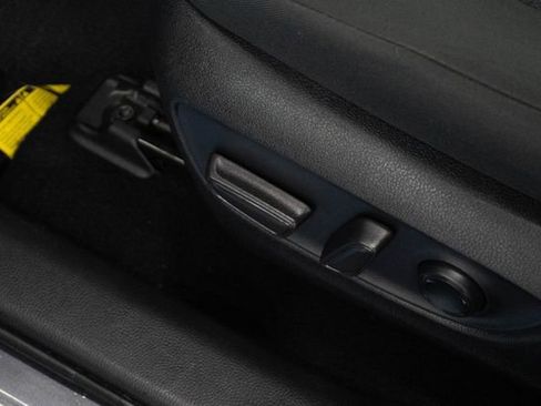 Used 2021 Toyota RAV4 XLE w/ Convenience Package FWD image 13
