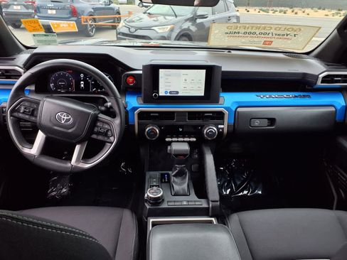 Certified 2025 Toyota Tacoma TRD Off-Road AWD/4WD image 13