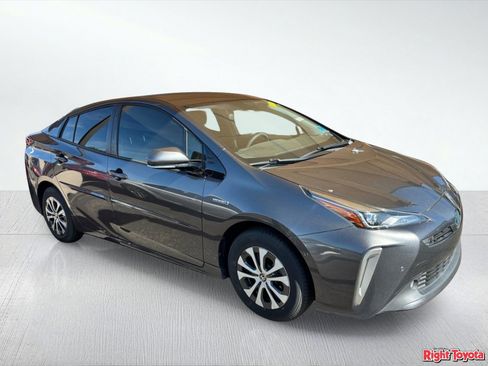 Used 2019 Toyota Prius LE w/ Carpet Mat Package AWD/4WD image 5