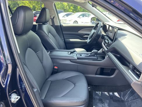 Used 2026 Toyota Grand Highlander AWD image 27
