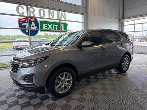 Used 2024 Chevrolet Equinox LT w/ Driver Convenience Package AWD/4WD image 3