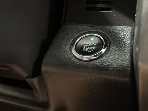 Used 2020 Ford Expedition XLT w/ Equipment Group 202A AWD/4WD image 26