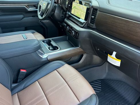 New 2026 Chevrolet Silverado 2500 High Country w/ High Country Premium Package AWD/4WD image 15
