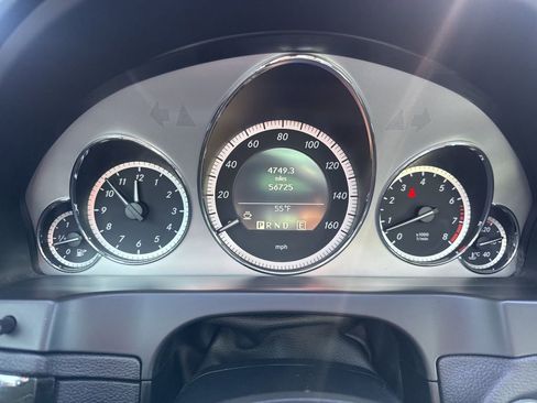 Used 2011 Mercedes-Benz E 550 Coupe image 4