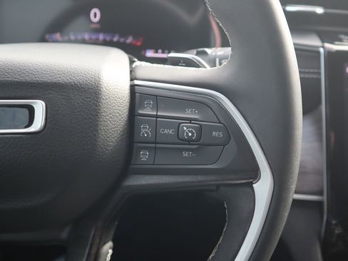 Used 2023 Jeep Grand Cherokee L Limited w/ Luxury Tech Group II image 23