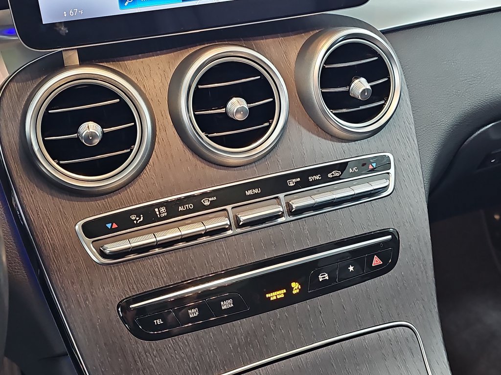 Used 2020 Mercedes-Benz GLC 300 4MATIC image 26