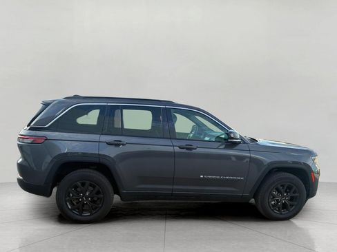 Used 2024 Jeep Grand Cherokee Limited AWD/4WD image 7