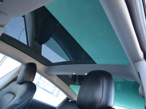 Used 2018 Tesla Model 3 Long Range image 3