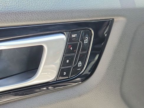 Certified 2020 Porsche Cayenne AWD/4WD image 23