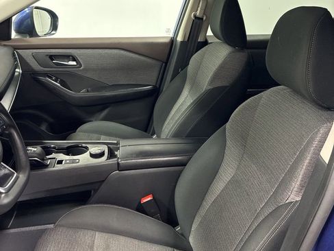 Used 2023 Nissan Rogue SV image 9