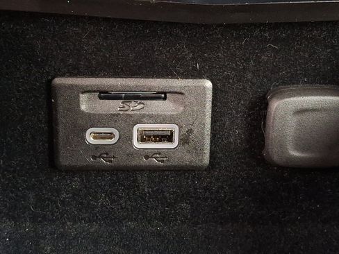 Used 2022 Cadillac XT4 Sport w/ Enhanced Visibility Package image 28