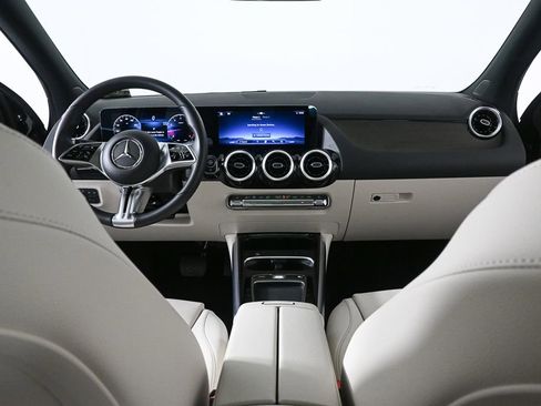 Used 2026 Mercedes-Benz GLA 250 image 17