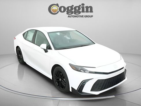 New 2026 Toyota Camry SE FWD image 25