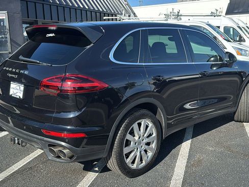 Used 2015 Porsche Cayenne S AWD/4WD image 3