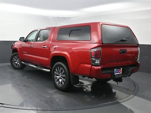 Used 2020 Toyota Tacoma Limited image 24