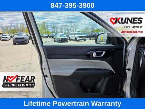 Used 2025 Jeep Compass Limited AWD/4WD image 13