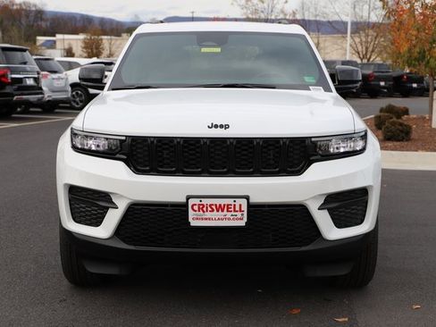 New 2025 Jeep Grand Cherokee Altitude image 6