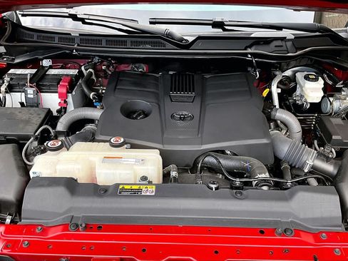 Used 2024 Toyota Tundra SR5 w/ SR5 Convenience Package AWD/4WD image 32