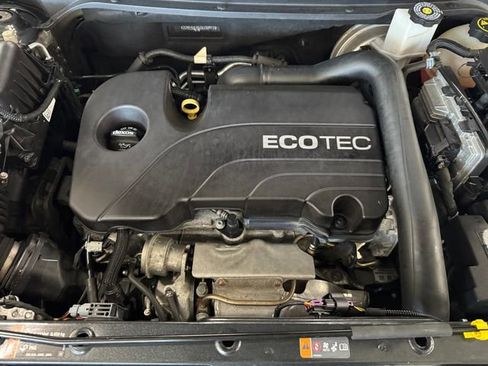 Used 2018 Chevrolet Equinox LS image 6