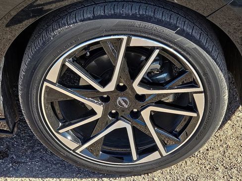 Used 2025 Nissan Sentra SR image 10